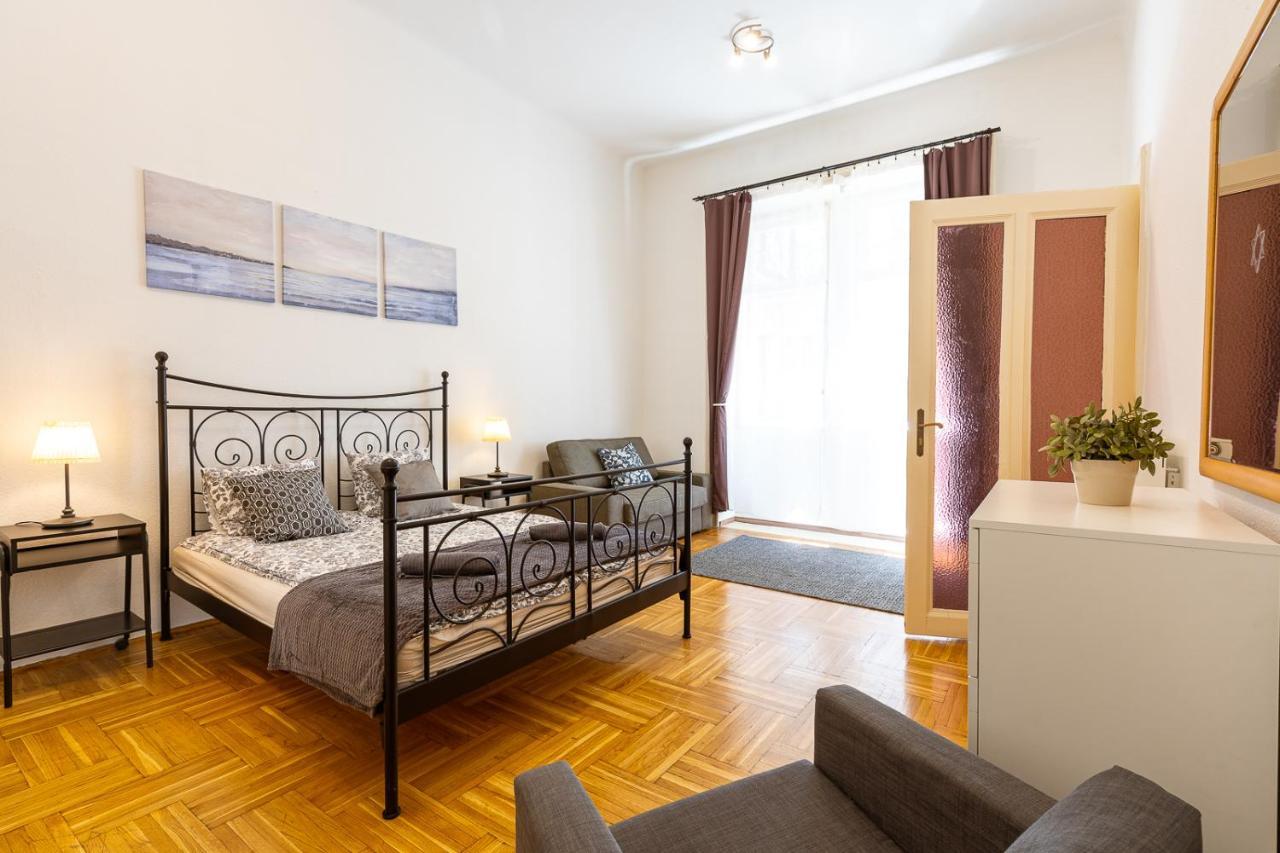 Lovely Apartment Close To Synagogue And Szimpla Garden Budapest Bagian luar foto