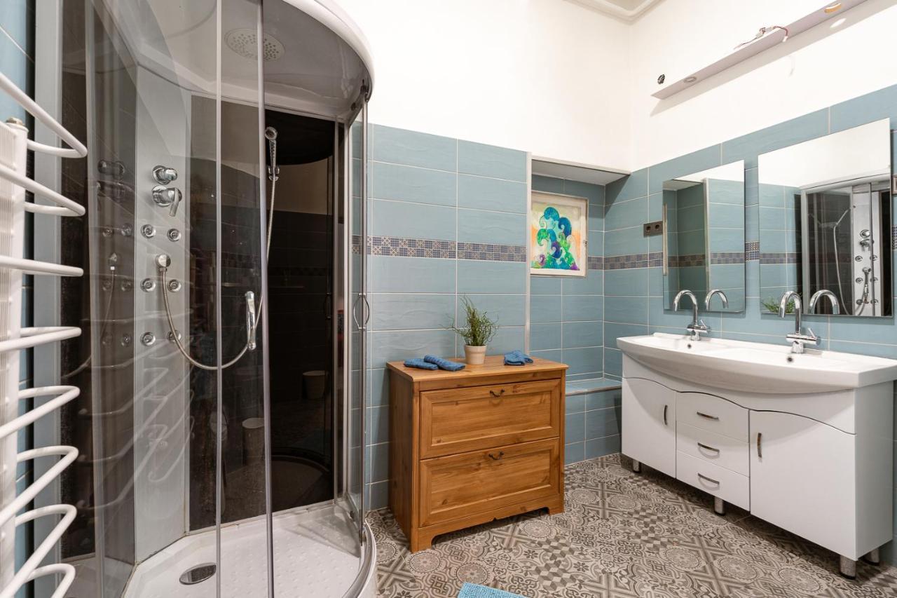 Lovely Apartment Close To Synagogue And Szimpla Garden Budapest Bagian luar foto